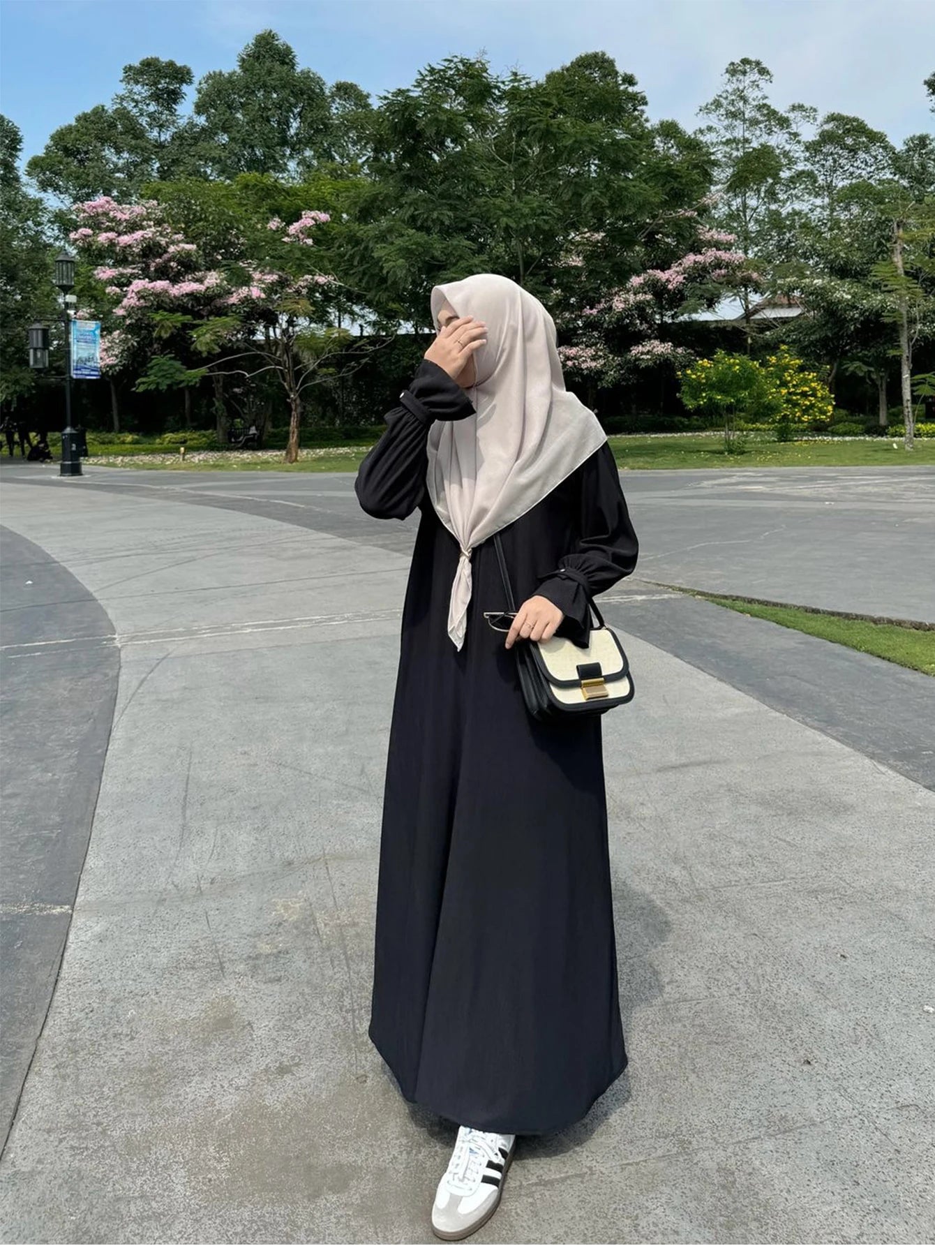 Women's Black Ruffled Long Sleeve Abaya Dress