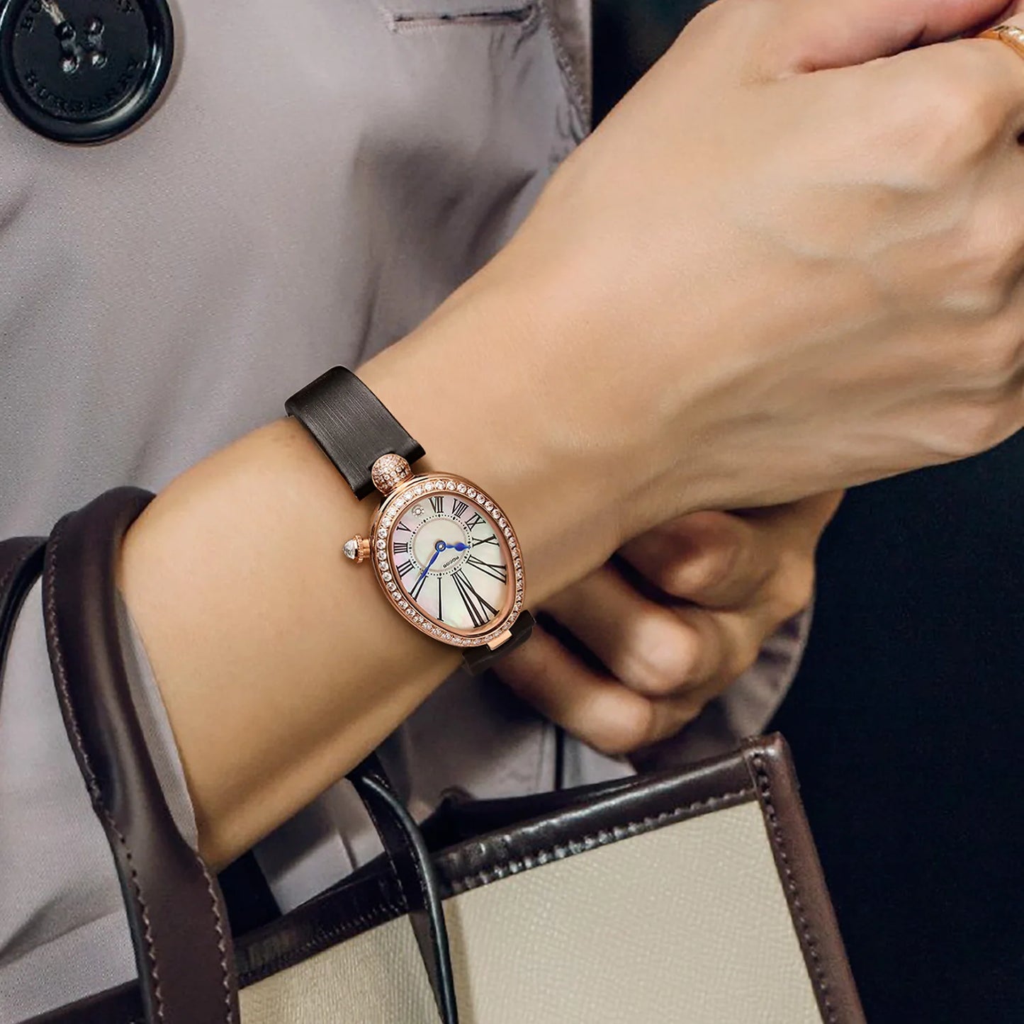 Women’s Luxury Oval Quartz Watch