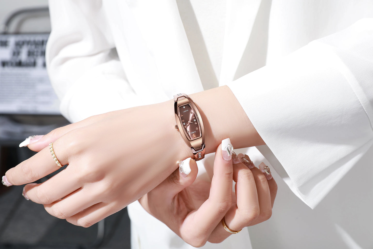 Luxury Women’s Diamond Quartz Watch with Stainless Steel Strap & Bracelet