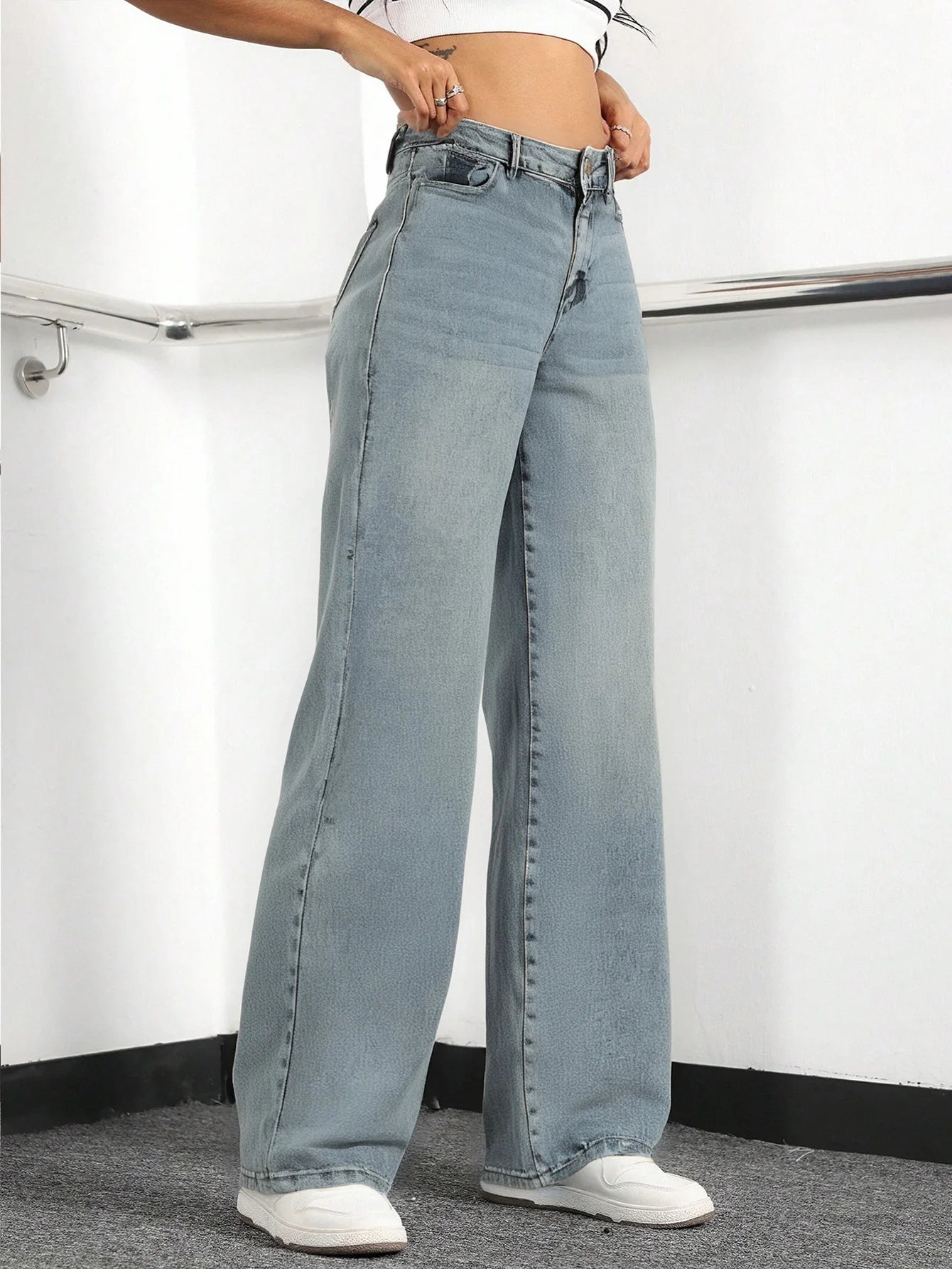 High-Waist Wide Jeans