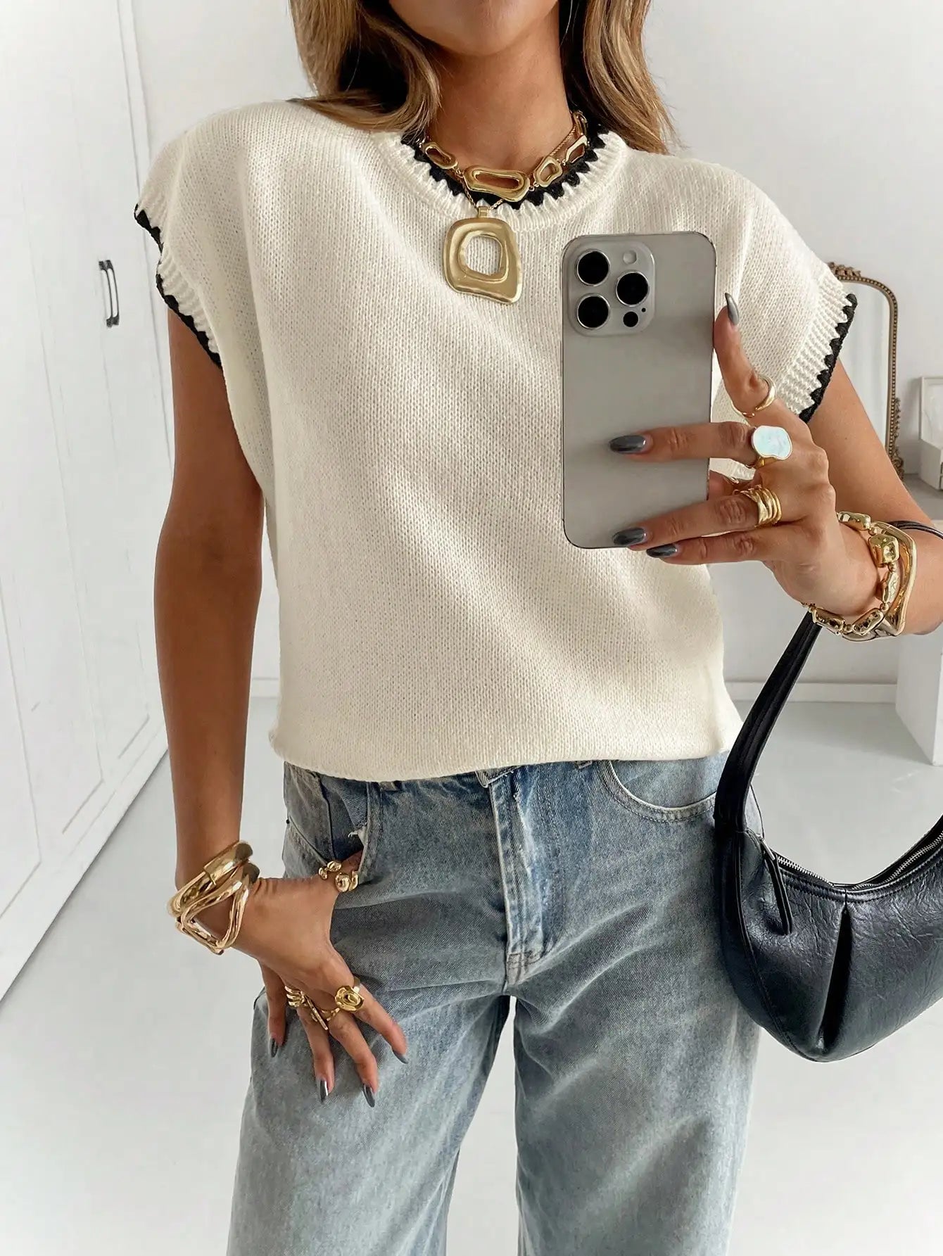 Women's Contrast Trim Knitted Top