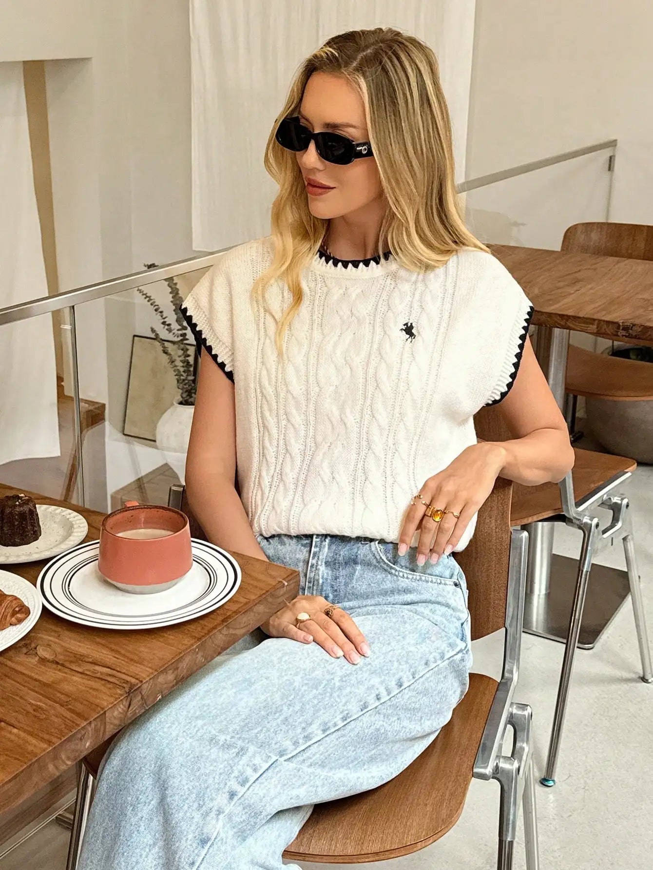 Women's Contrast Trim Knitted Top