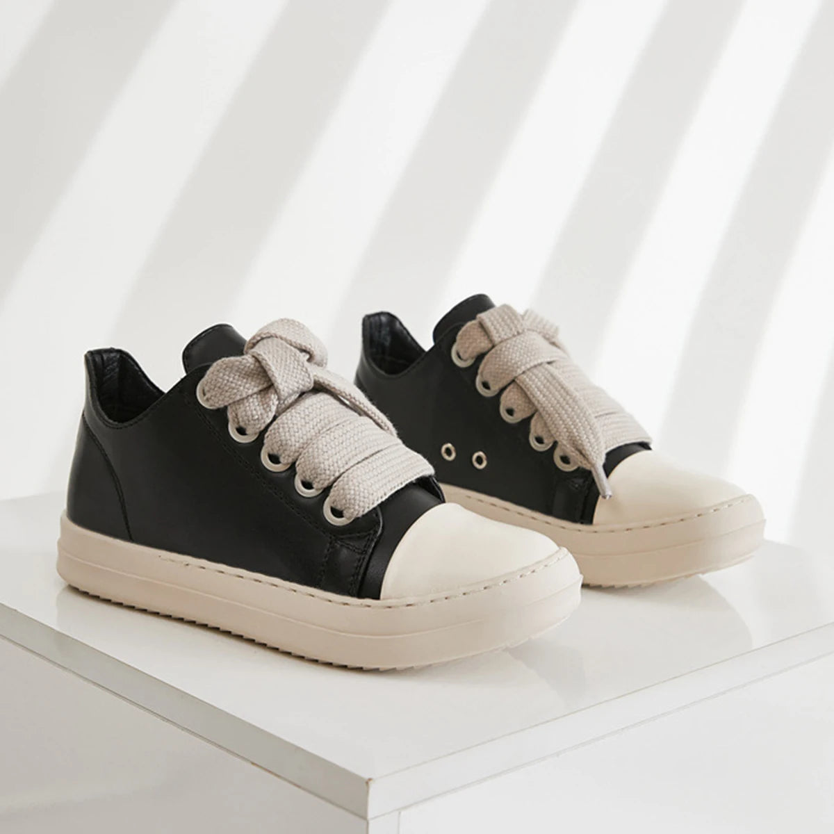 Men's Minimalist Sneakers
