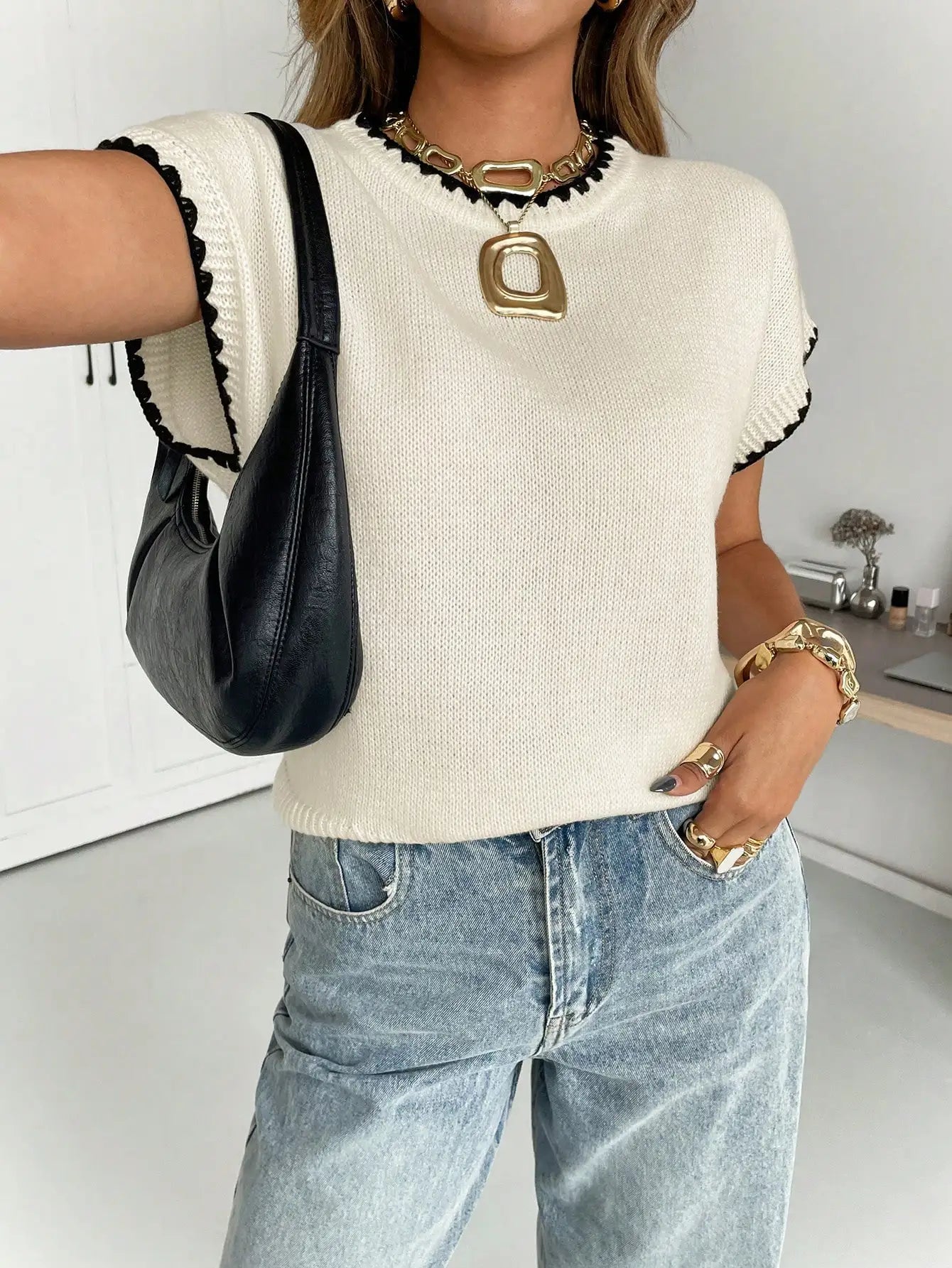 Women's Contrast Trim Knitted Top